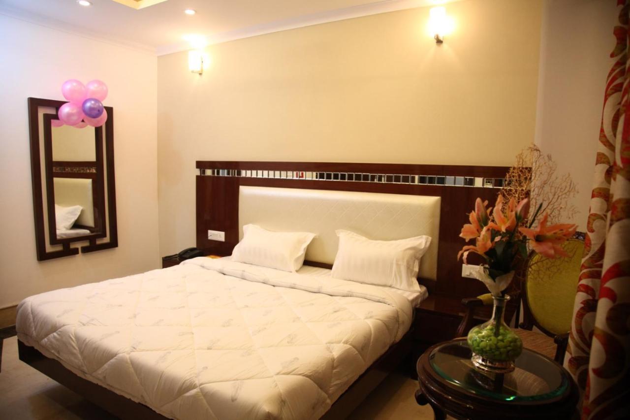 Hotel Dev Residency Vrindāvan 외부 사진