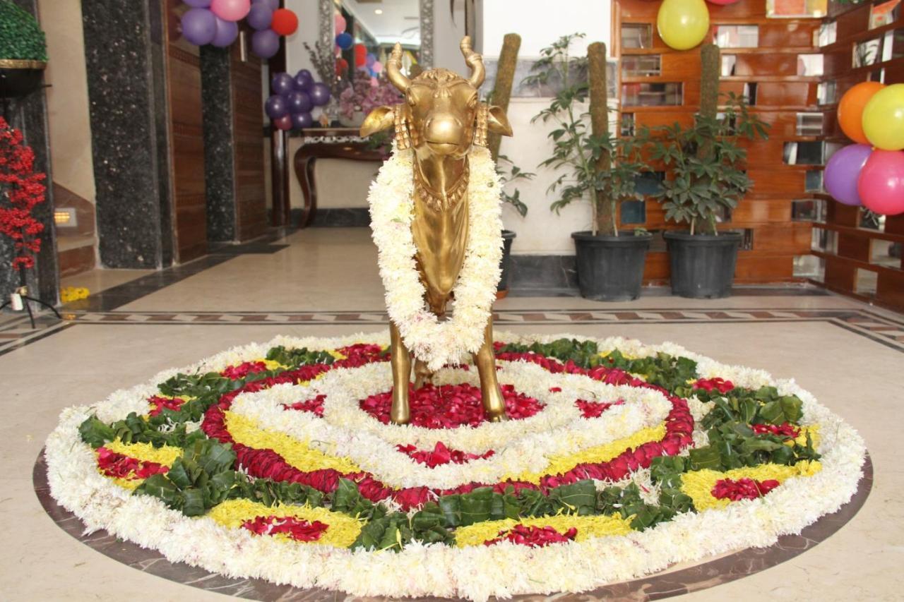Hotel Dev Residency Vrindāvan 외부 사진