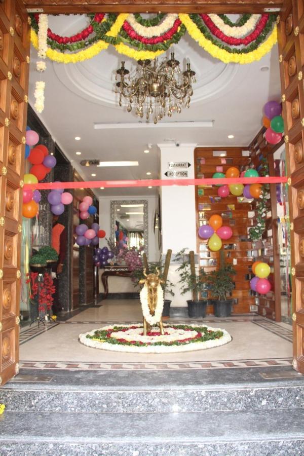 Hotel Dev Residency Vrindāvan 외부 사진